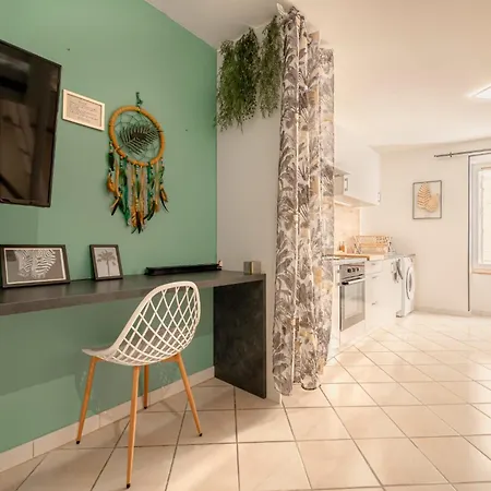 Urban Jungle Parking & Netflix Centre Historique Apartment Manosque Exterior photo